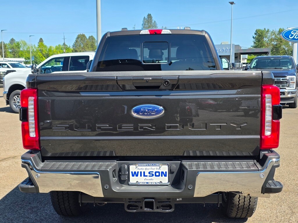 2025 Ford F-350 photo 4