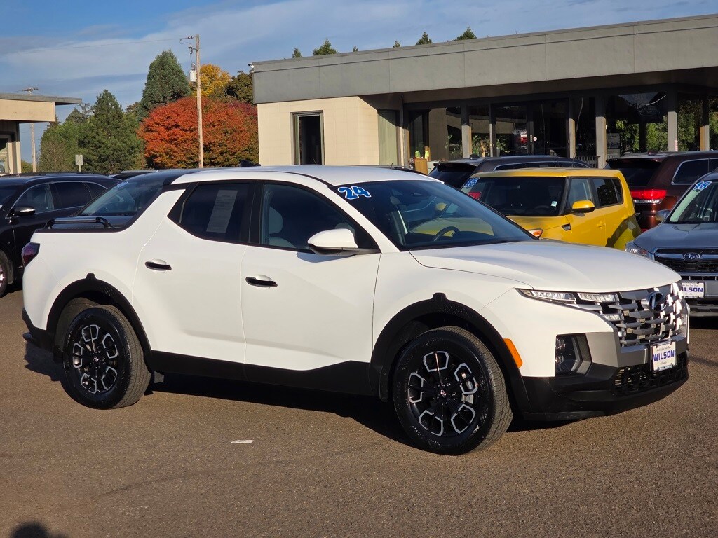 2024 Hyundai Santa Cruz SE photo 2