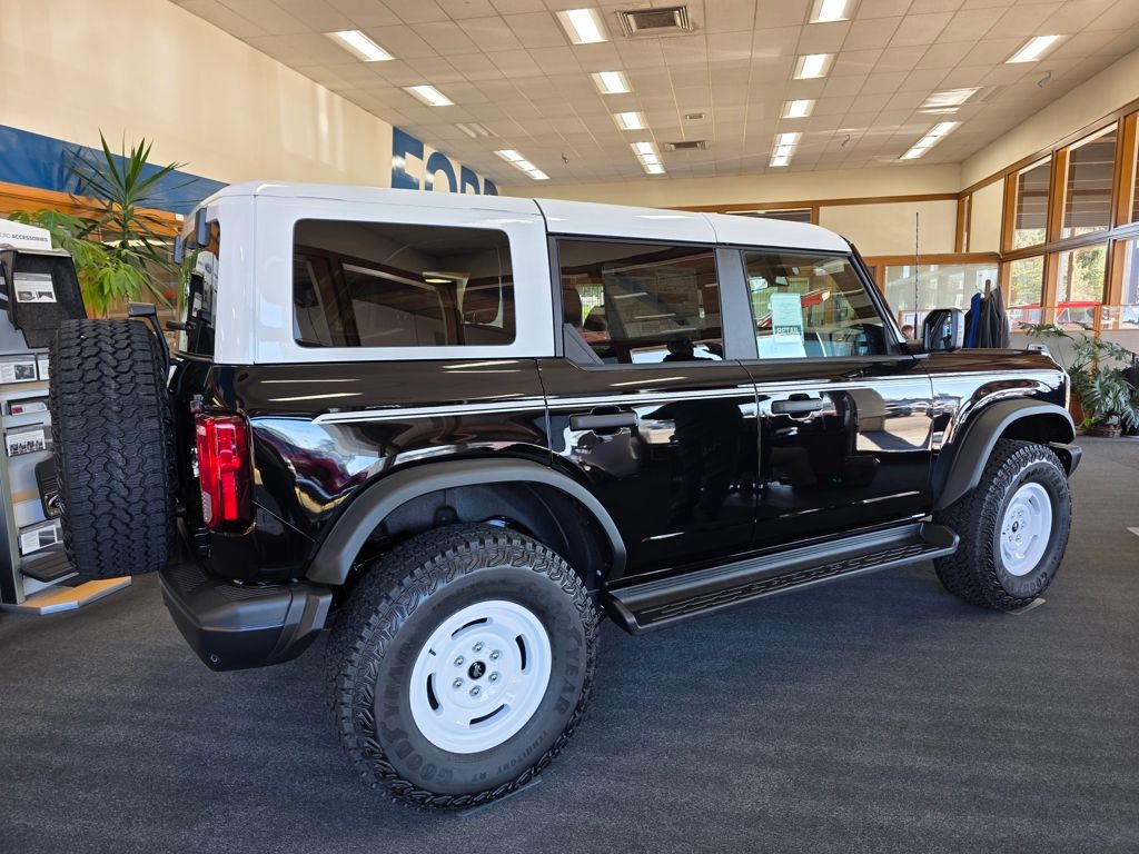2025 Ford Bronco 4-Door Heritage Editon - Photo 2