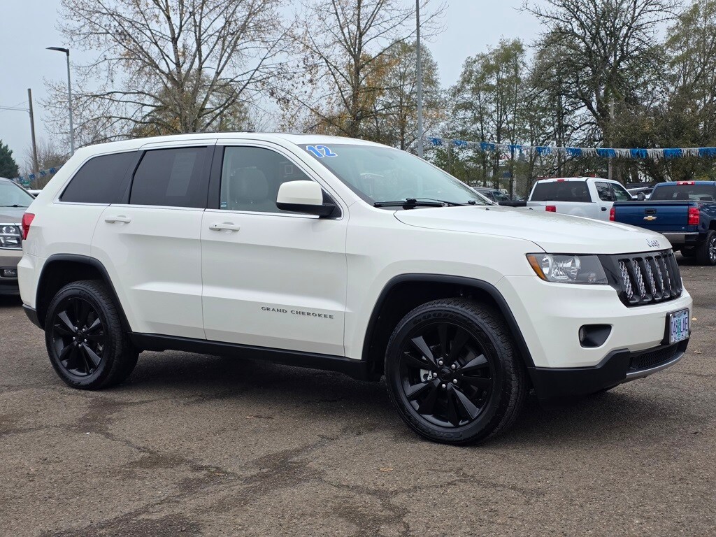 2012 Jeep Grand Cherokee Laredo photo 2