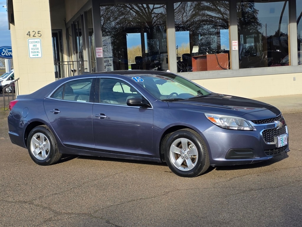 2015 Chevrolet Malibu LS photo 3