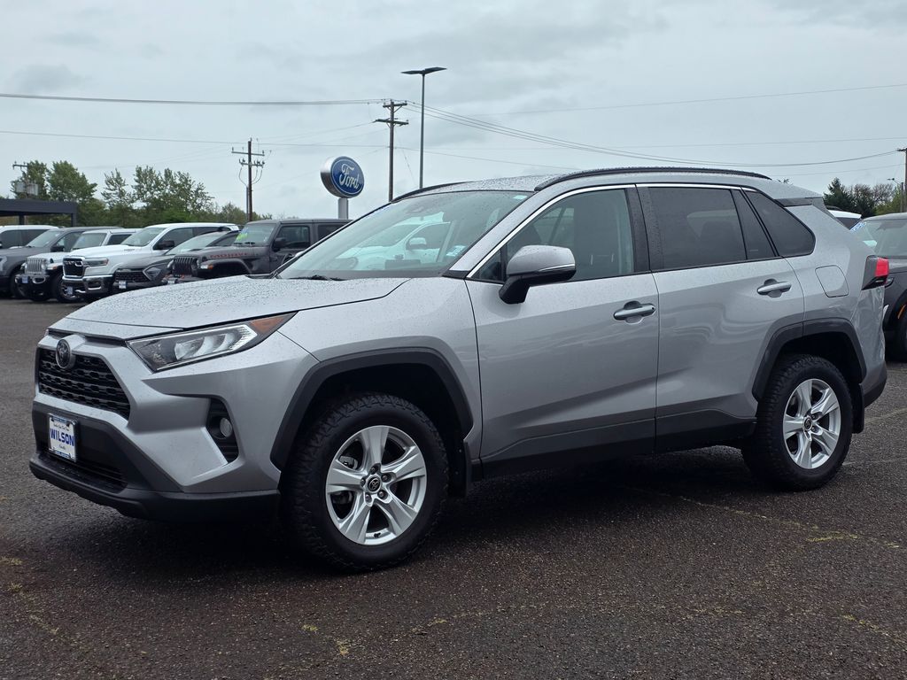 2021 Toyota RAV4 XLE AWD's photo