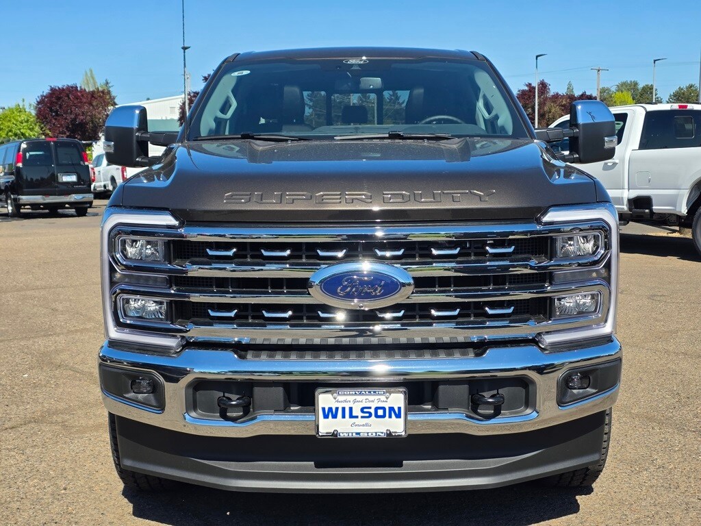 2025 Ford F-350 photo 3