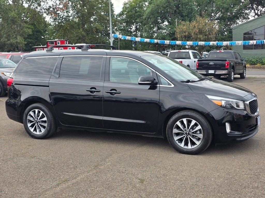Used 2018 Kia Sedona SX with VIN KNDMC5C13J6398975 for sale in Corvallis, OR