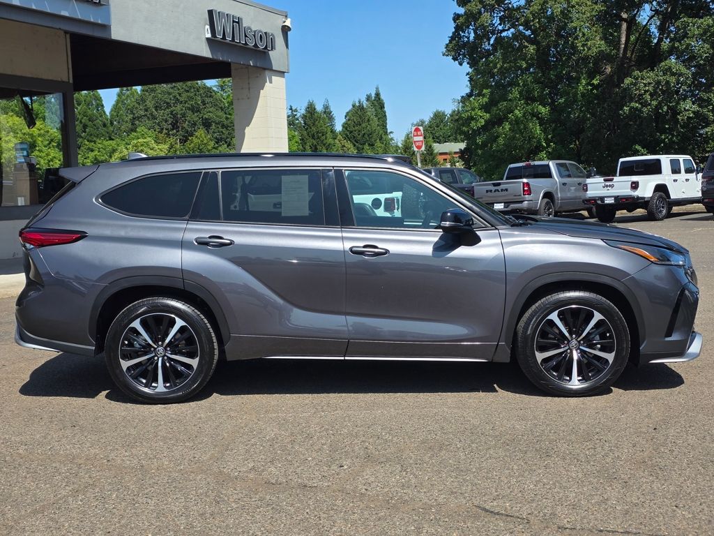 2021 Toyota Highlander XSE - Photo 6