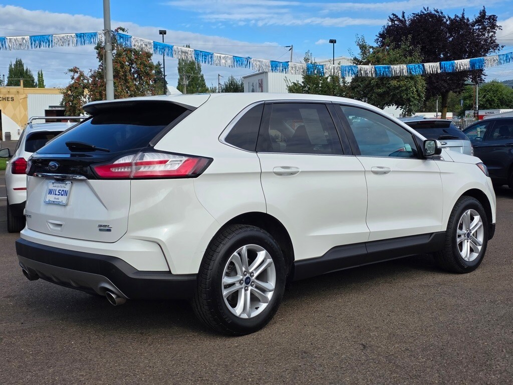2020 Ford Edge SEL photo 2