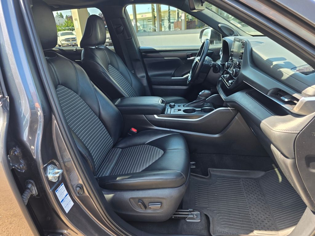 2021 Toyota Highlander XSE - Photo 31