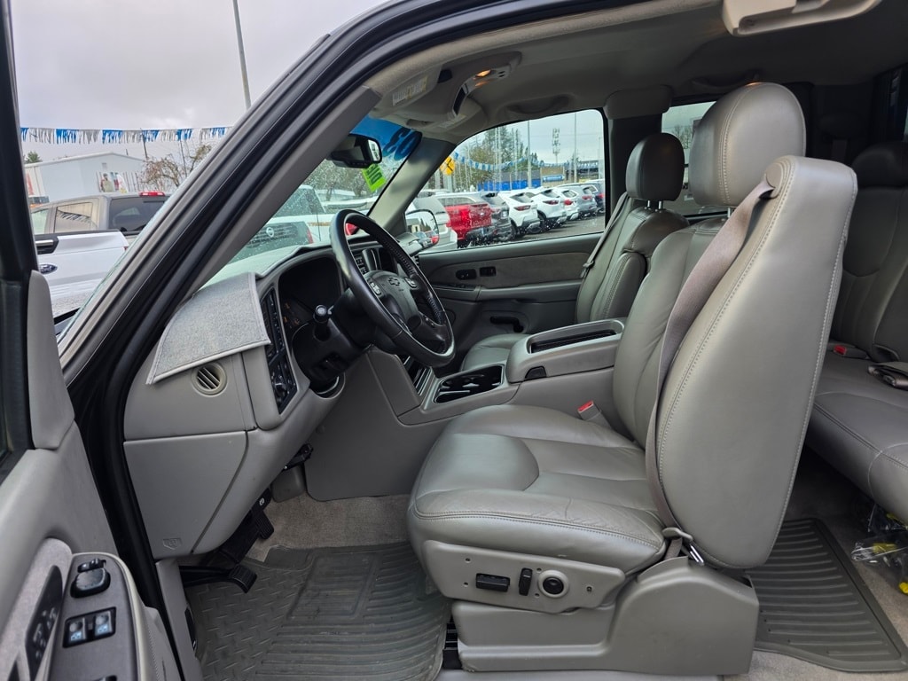 2003 Chevrolet Silverado 2500HD LT photo 3