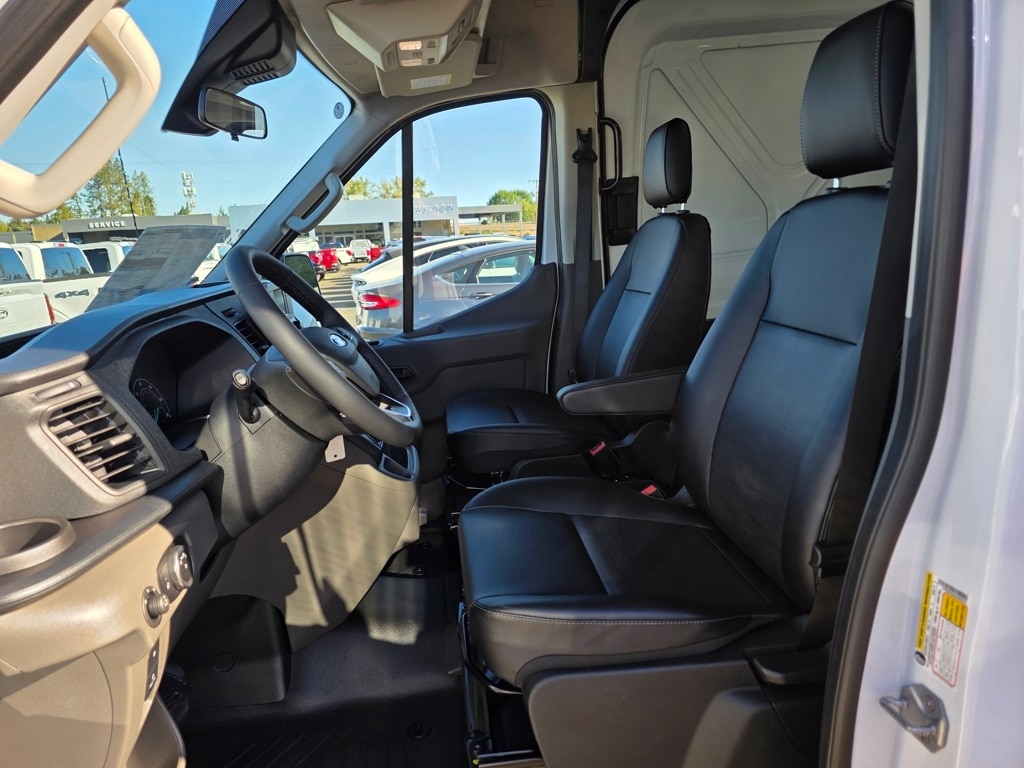 2025 Ford Transit photo 3
