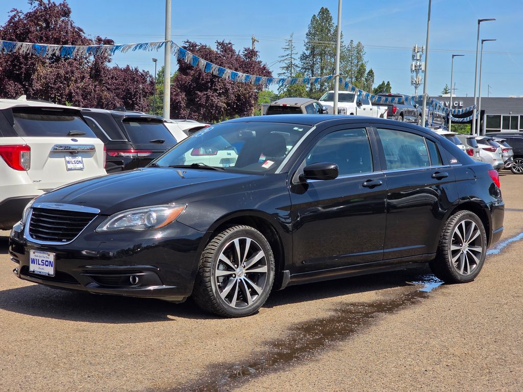 2012 Chrysler 200 Touring's photo