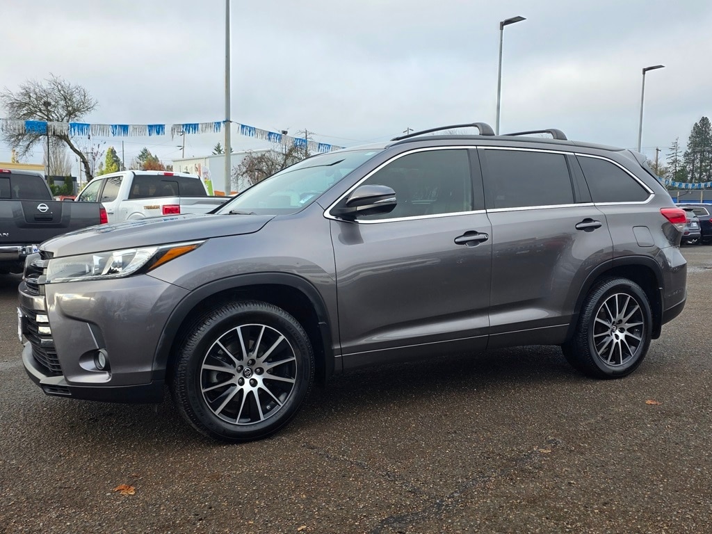 2018 Toyota Highlander SE's photo