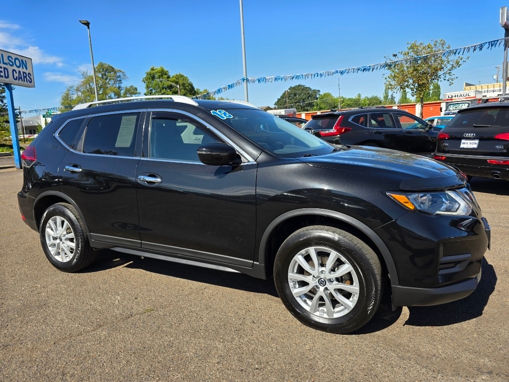 Used 2018 Nissan Rogue SV with VIN KNMAT2MV4JP588779 for sale in Corvallis, OR