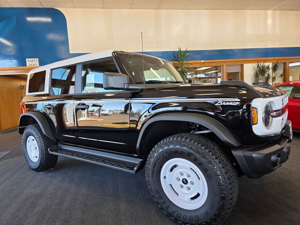 2025 Ford Bronco 4-Door Heritage Editon - Photo 3