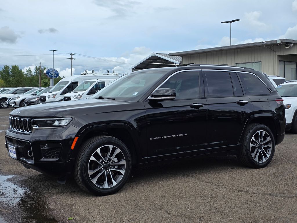 2022 Jeep Grand Cherokee Overland 4x4's photo
