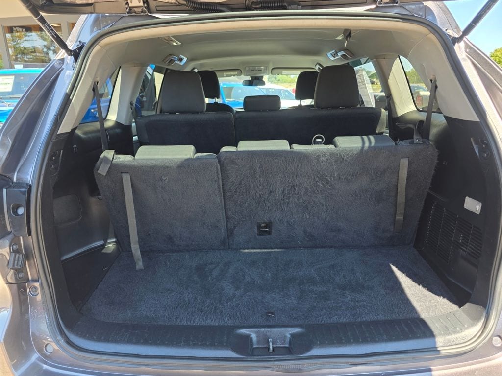 2019 Toyota Highlander LE - Photo 21