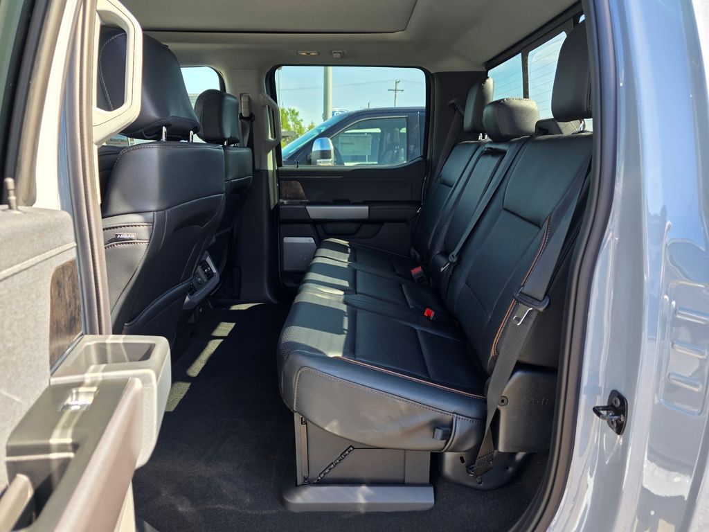 2025 Ford F-350 Super Duty Lariat - Photo 24