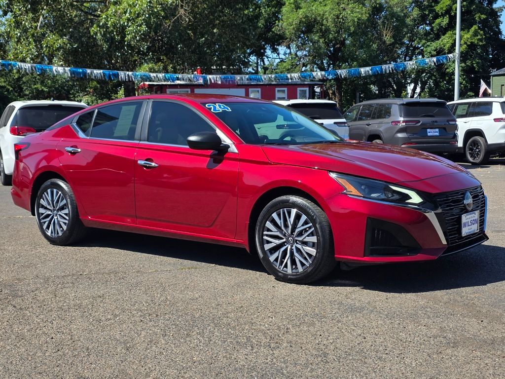 2024 Nissan Altima SV - Photo 30