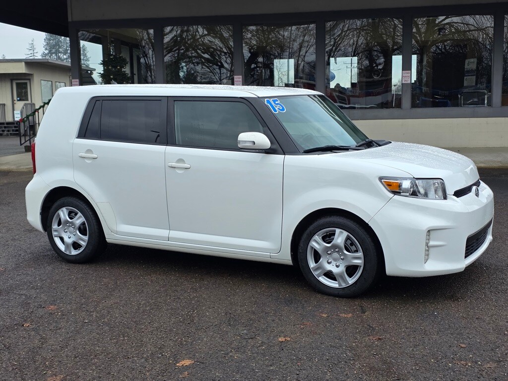 2015 Scion xB Base photo 3