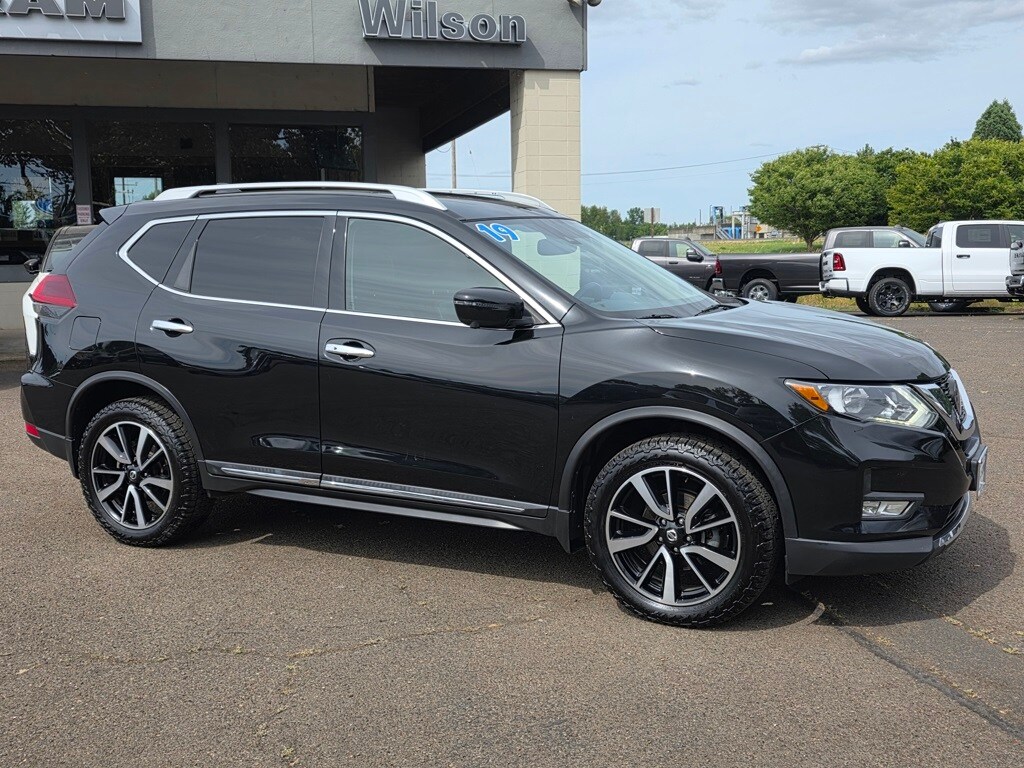 2019 Nissan Rogue SL photo 2