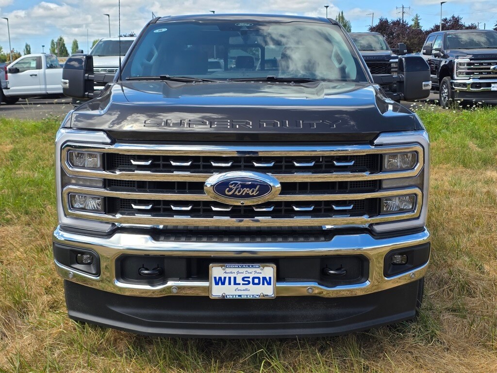 2025 Ford F-350 photo 3