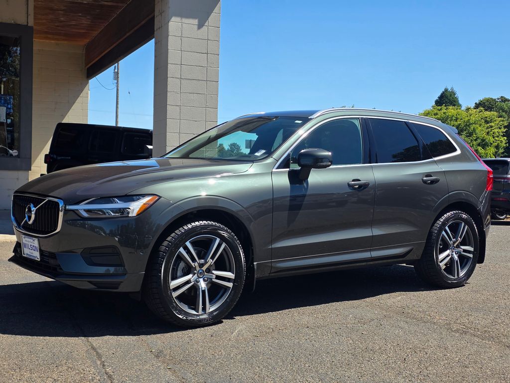 2019 Volvo XC60 T5 Momentum AWD's photo
