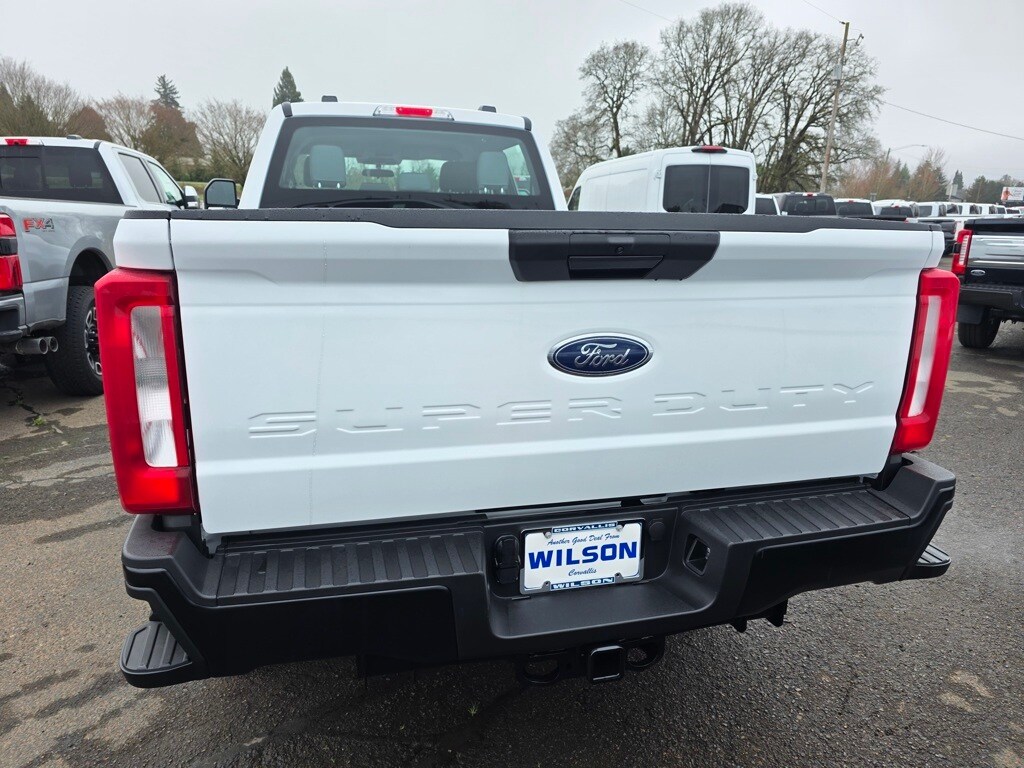 2025 Ford F-350 photo 4