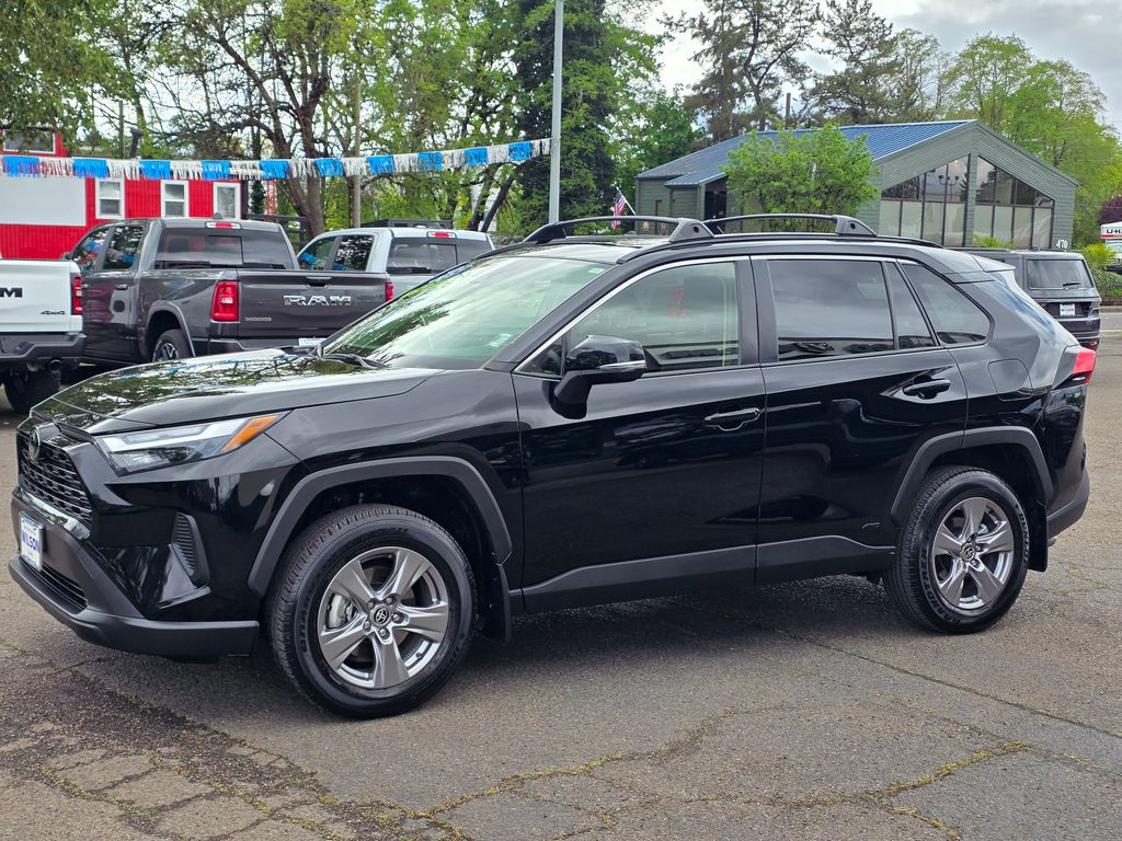 2025 Toyota RAV4 Hybrid XLE AWD's photo