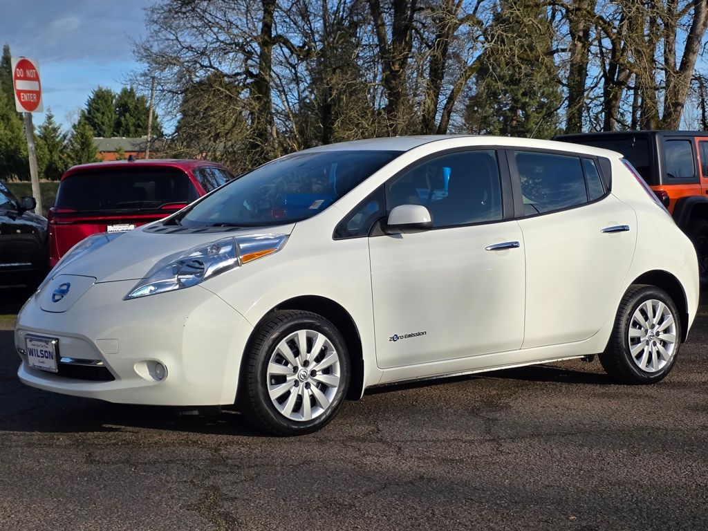 2016 Nissan LEAF S