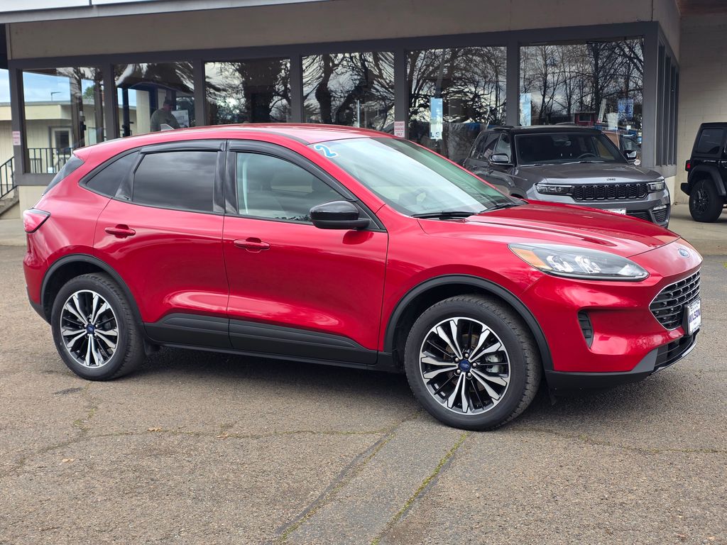 2022 Ford Escape SE photo 2