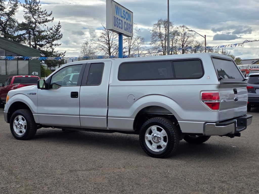 2010 Ford F-150 XLT photo 2