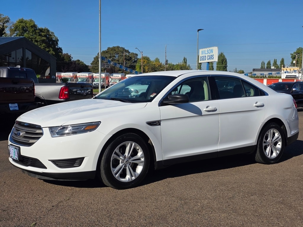2016 Ford Taurus SE
