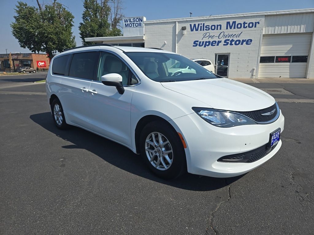 2021 Chrysler Voyager LXi photo 2