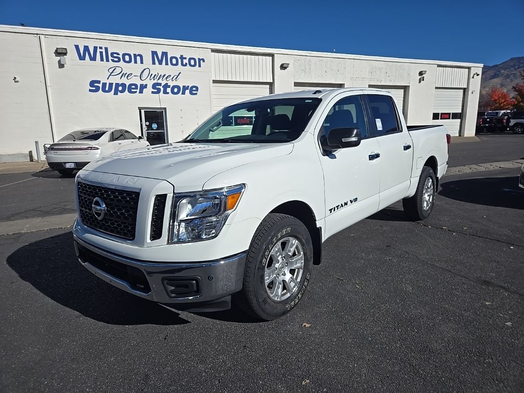 2019 Nissan Titan SV's photo