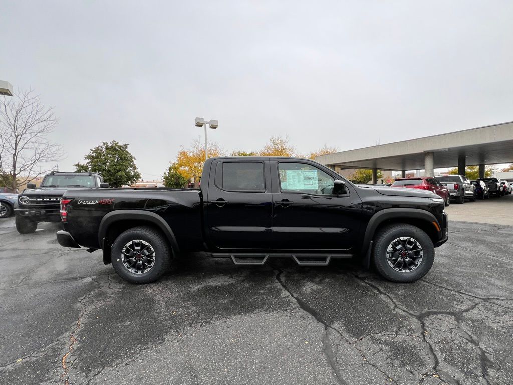 2025 Nissan Frontier PRO-4X photo 4