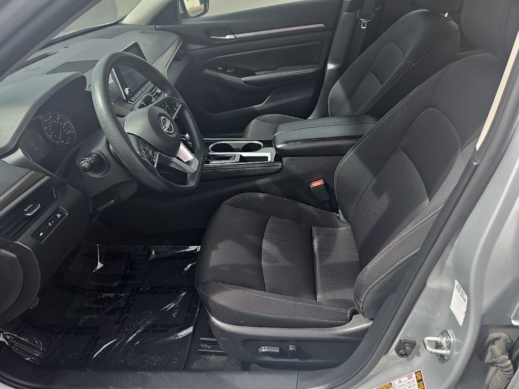 2023 Nissan Altima SV - Photo 13