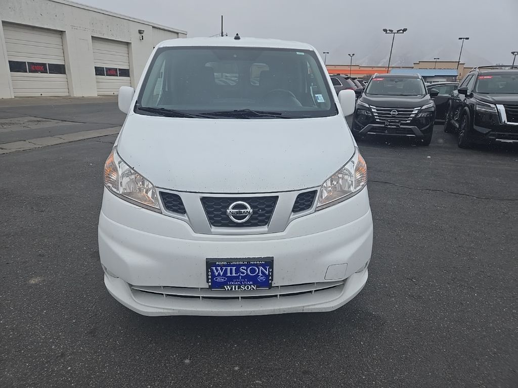 2021 Nissan NV200 SV photo 2