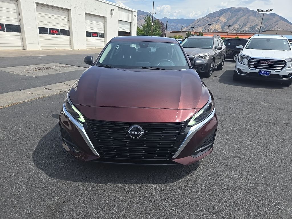 2024 Nissan Altima 2.5 SV photo 2