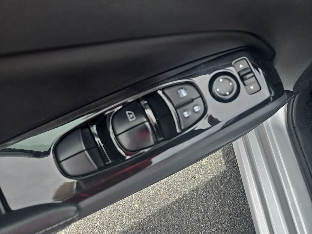 2023 Nissan Altima SV - Photo 11