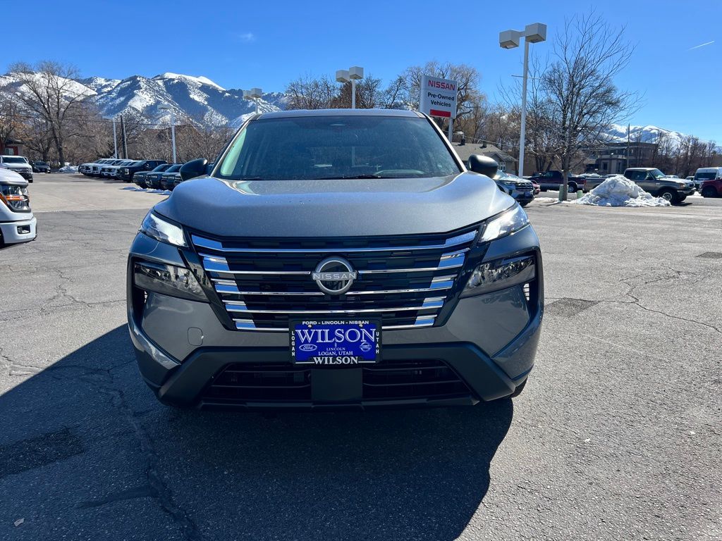 2025 Nissan Rogue S photo 2
