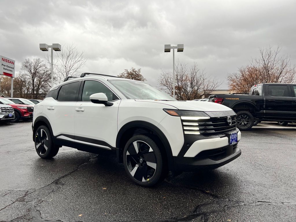 2025 Nissan Kicks SR photo 3