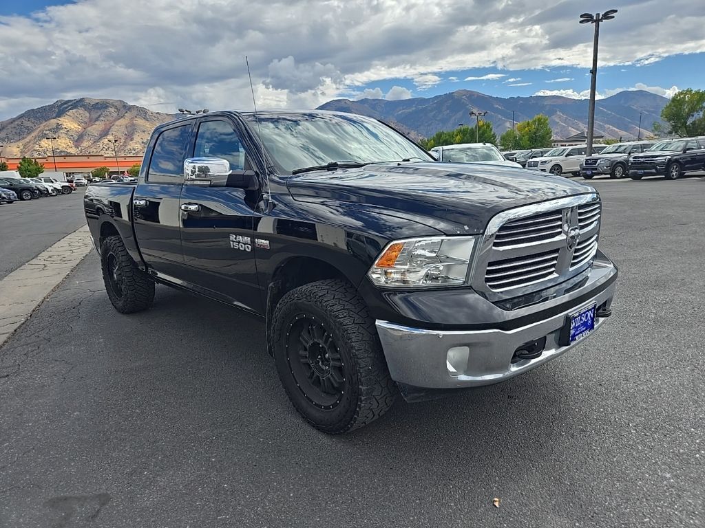 2014 Ram 1500 SLT photo 3