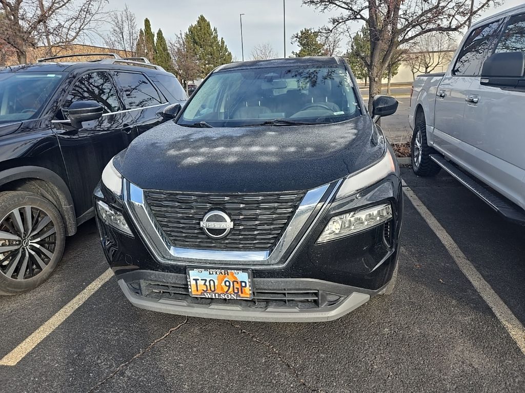 2023 Nissan Rogue SV's photo