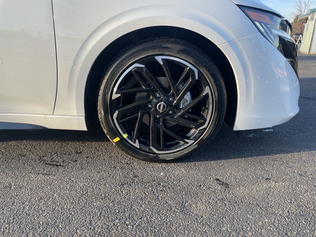 2026 Nissan Sentra SR - Photo 36