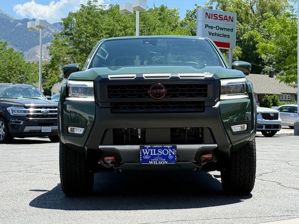 2025 Nissan Frontier PRO-4X photo 2