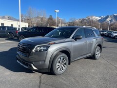 2025 Nissan Pathfinder SL SUV