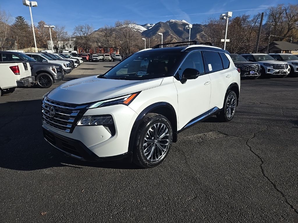 2026 Nissan Rogue Platinum's photo