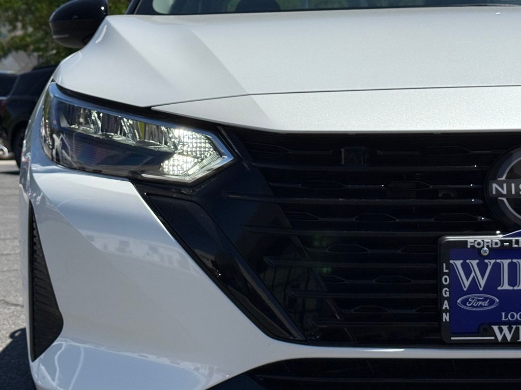 2025 Nissan Sentra SR - Photo 36
