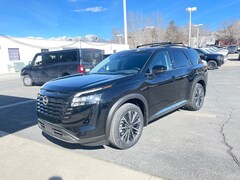 2026 Nissan Pathfinder Platinum SUV