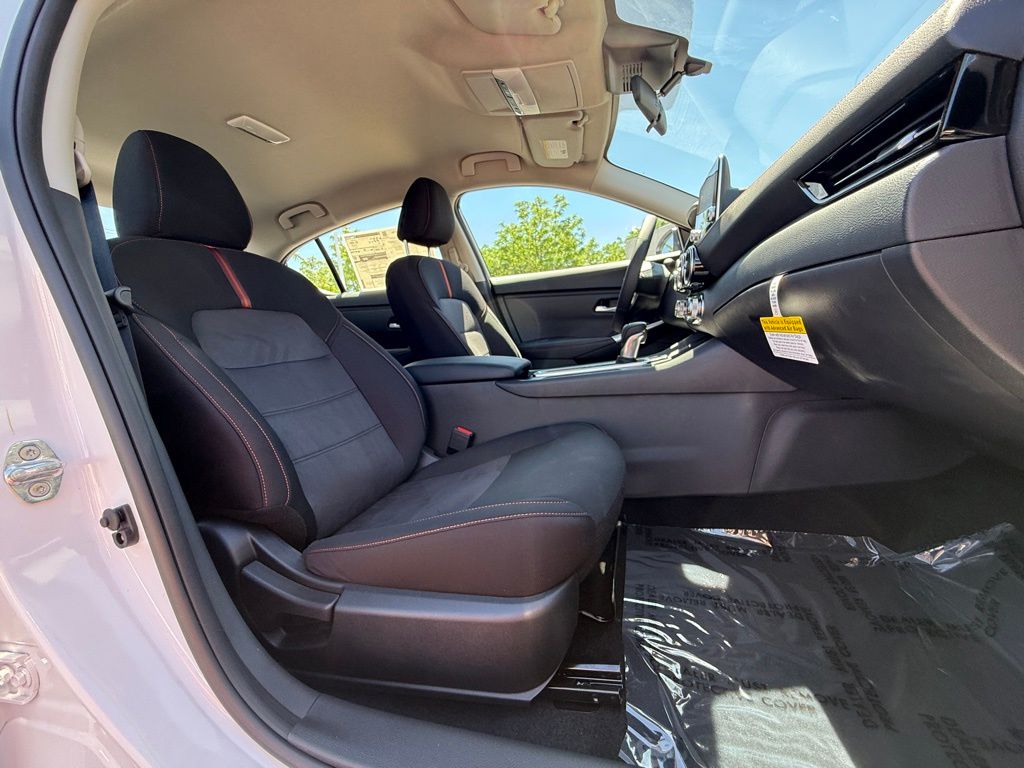 2025 Nissan Sentra SR - Photo 26