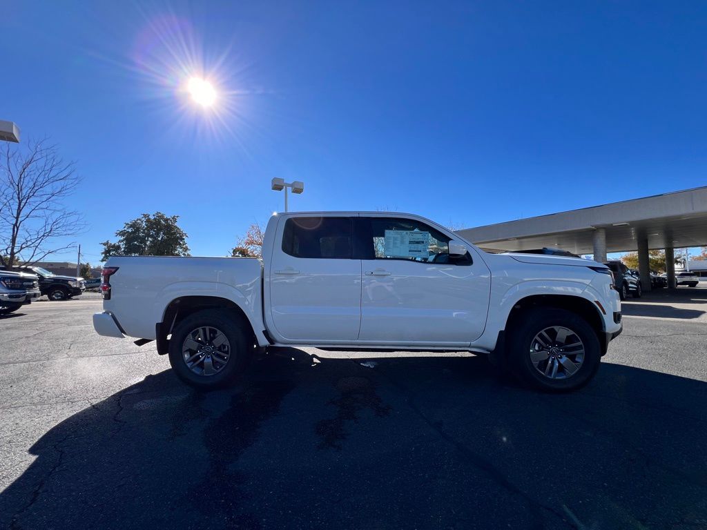 2025 Nissan Frontier SV photo 4